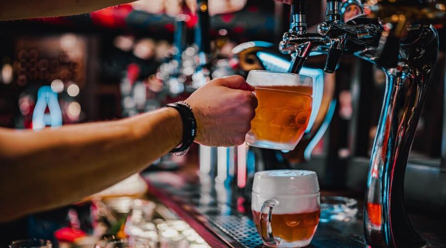 Swedish Beer Tasting Tour in Stockholm Old Town Pubs - The Three-Hour Choice: Six Beers With Swedish Snacks