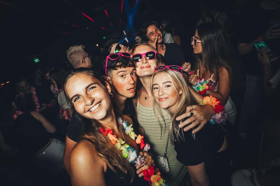 Sydney: Big Night Out Pub Crawl with Local Party Hosts - Starting at The Scary Canary