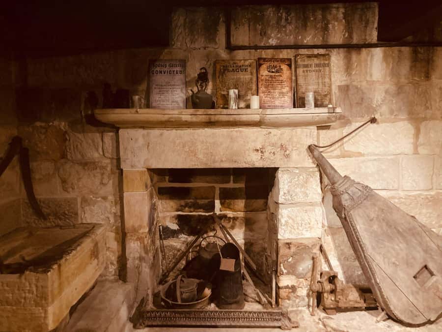 SYDNEY : Ghosts, Grog & The Rocks: Haunted Pubs &Cellar Tour - Starting outside The Russell Hotel on George Street