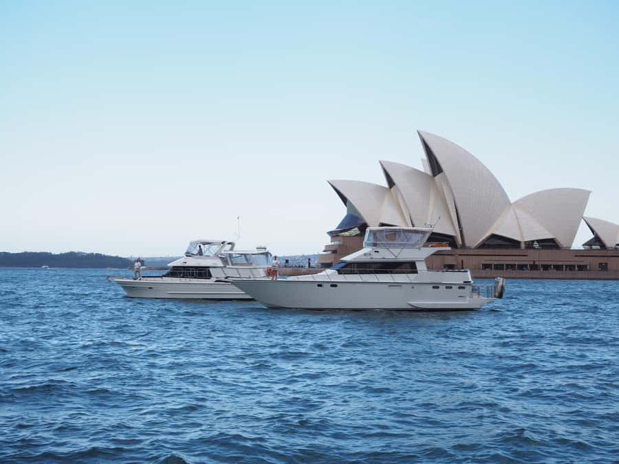 Sydney: Harbour Cruise with Gourmet BBQ Lunch, Beer and Wine - The Opera House, Harbour Bridge, bays, and coves