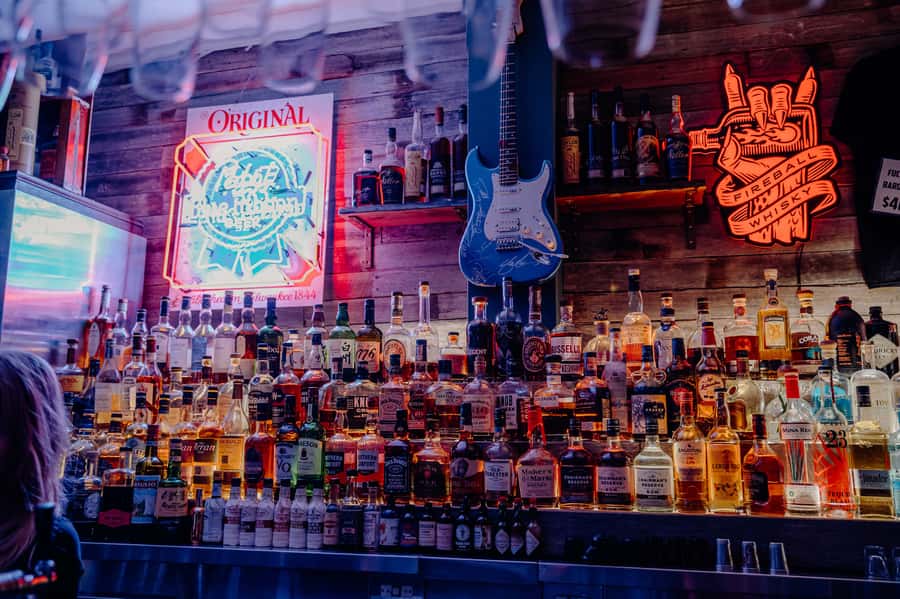 Sydney: Secret Bar Guided Tour with Complimentary Drink - Wednesday in Newtown and along Enmore Road