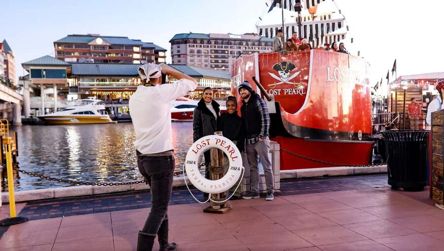 Tampa: Pirate Adventure Cruise with Open Bar - Who should book the Lost Pearl