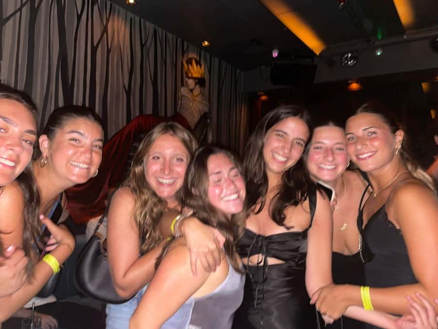 Tel Aviv: Pub Crawl and Nightlife Tour with Shots - What to bring and what not to expect