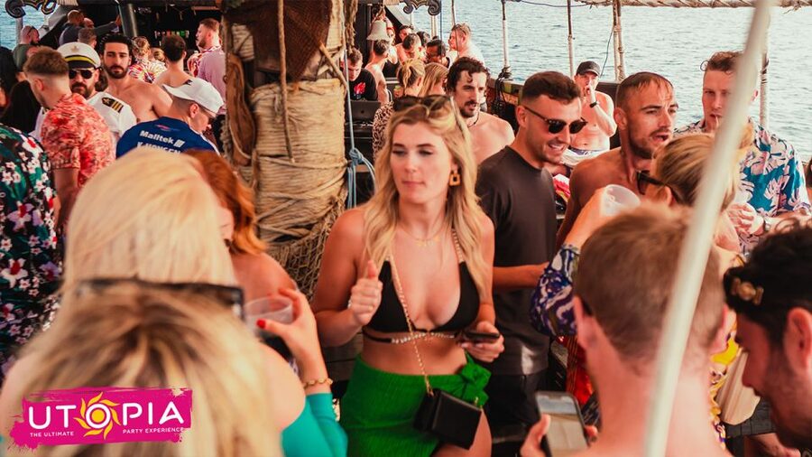 Tenerife: Boat Party with Open Bar and DJs - The swim stop: the best break from the speakers