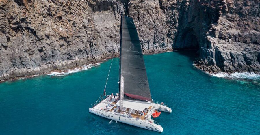 Tenerife: Catamaran Cruise with Brunch and Unlimited Drinks - What the catamaran feels like on the water