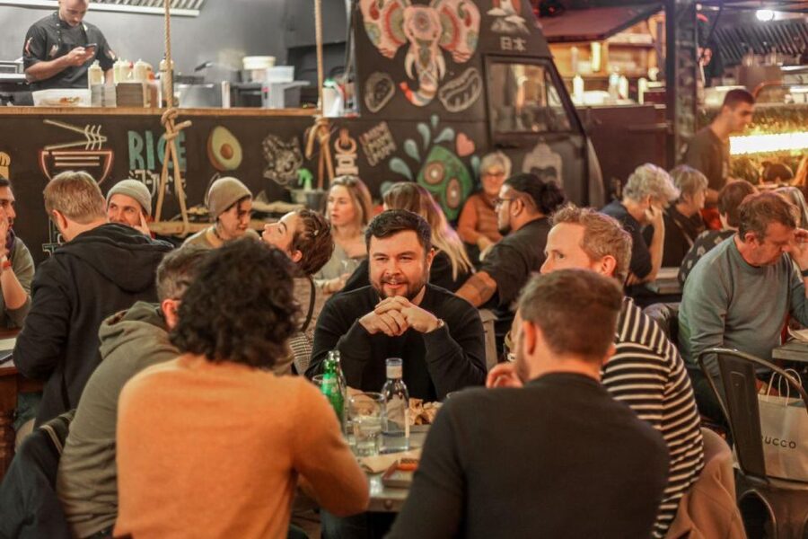 The Biggest Pub Quiz in Valencia - How the $5 Price Measures Up
