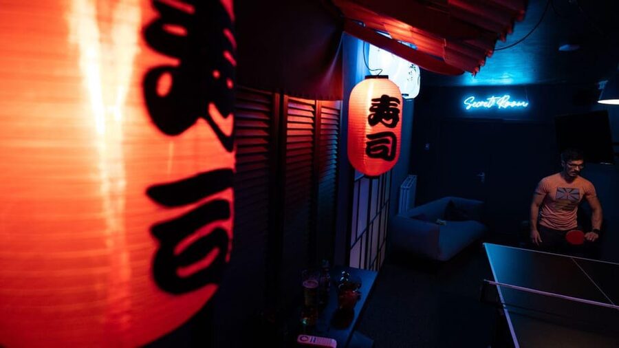 The Hague: Ping Pong Table Rental at a Secret Ping Pong Bar - Why the staff and venue matter
