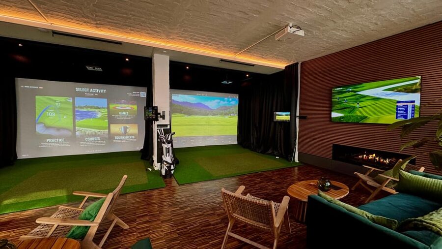 The Ultimate Berlin Golf Bar for Groups, Games & Good Times - Four hours for a full golf session
