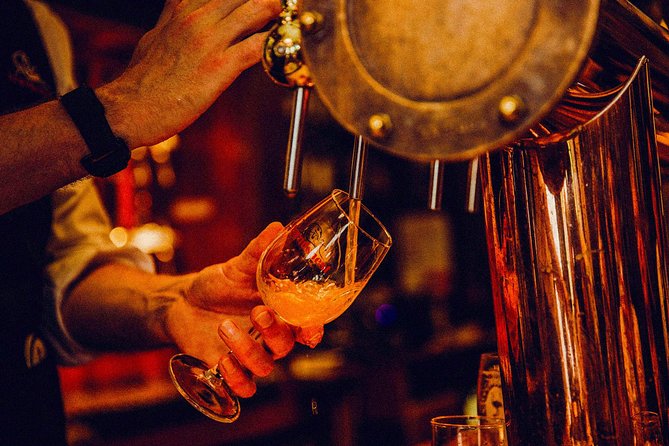 The Ultimate Craft Beer Adventure in Amsterdam! - Dutch beer and cheese at Proeflokaal Arendsnest
