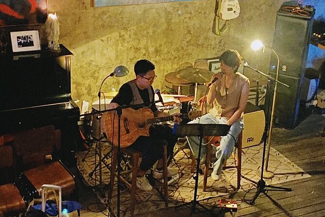 Tipsy Travel: Beijing Local Food and Bar Crawl night in Hutong - A six-stop night in Beijing’s Hutongs
