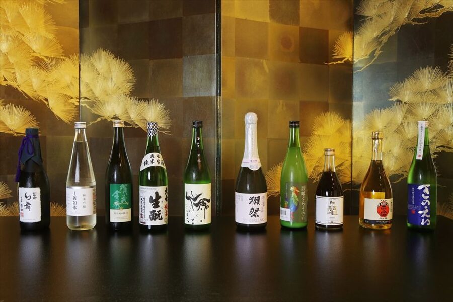 Tokyo: 7 Kinds of Sake Tasting with Japanese Food Pairings - Seven pours, from sparkling to dessert sake