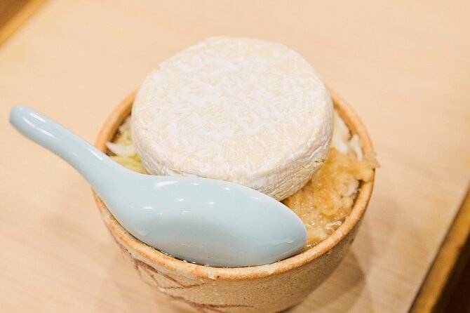 Tokyo : Asakusa Food Tour – 12 Dishes & 3 Drinks - Guide style and the English-only format