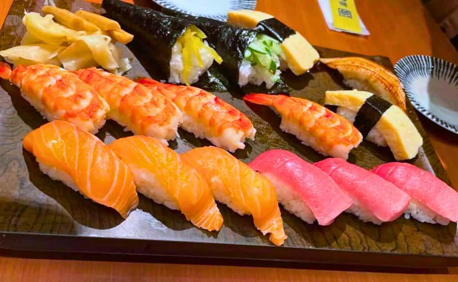 Tokyo: Locals´ Secret Food Tour // Eat like a Japanese - Who should book this Ueno evening?