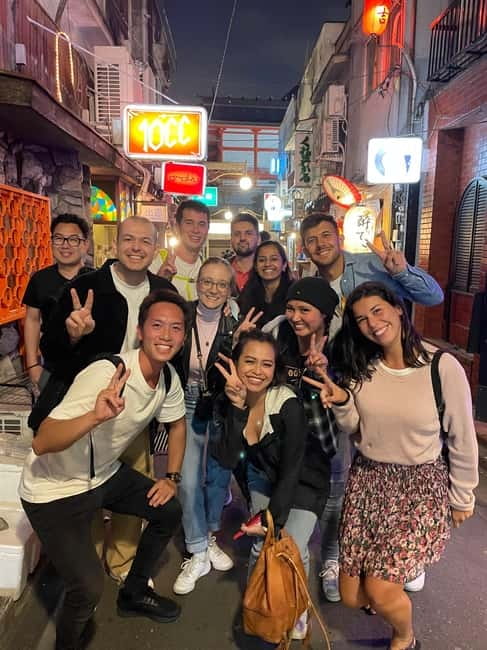 Tokyo: Shinjuku Bar and Izakaya Hopping Tour - Food stops: yakitori, seafood, and small local dishes
