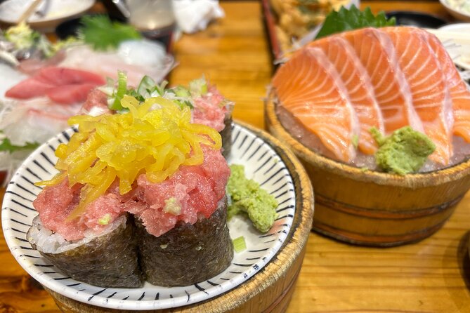 Tokyo: Shinjuku Bar Hopping & Night Walking Tour - Key reasons to consider this Shinjuku night tour