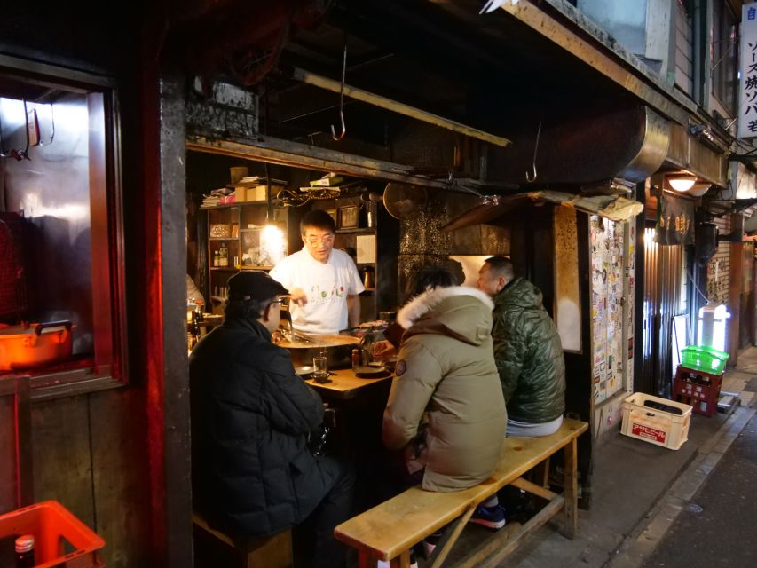 Tokyo: Shinjuku Bar Hopping with All-You-Can-Drink & Dinner - Who should book this Shinjuku evening?