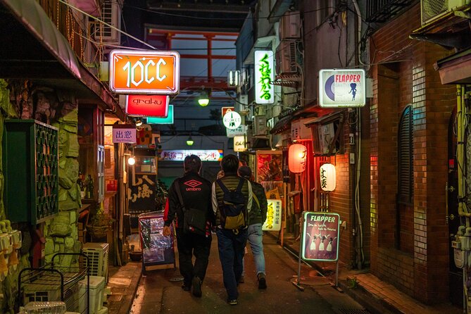 Tokyo: Shinjuku Golden Gai Bar Hopping that only locals know - Why Golden Gai feels unlike ordinary Tokyo nightlife