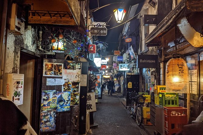 Tokyo: Shinjuku Golden Gai Bar Hopping that only locals know - Walking through the narrow lanes