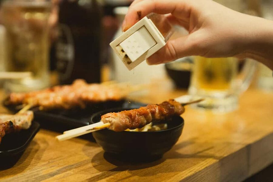 Tokyo: Shinjuku Izakaya and Golden Gai Bar Hopping Tour (2h) - Key things to know before booking