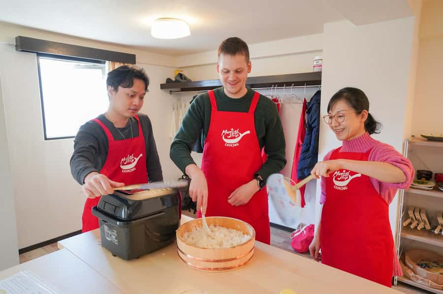 Tokyo: Sushi Cooking Class with Sake Tasting - Vegetarian, Vegan, and Allergy Considerations