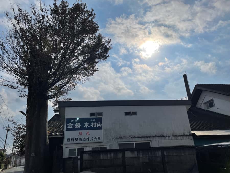 Tokyo: Toshimaya Sake Brewery Tour with Sake Tasting - Entering Tokyo’s oldest brewery