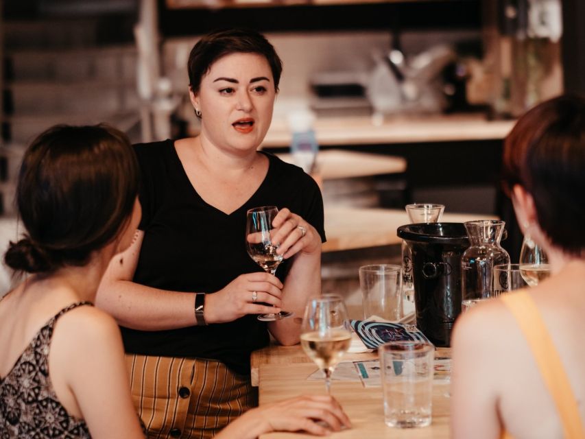 Toulouse: Wine Bar Walking Tour with a Local Wine Expert - The first wine bar: Getting oriented