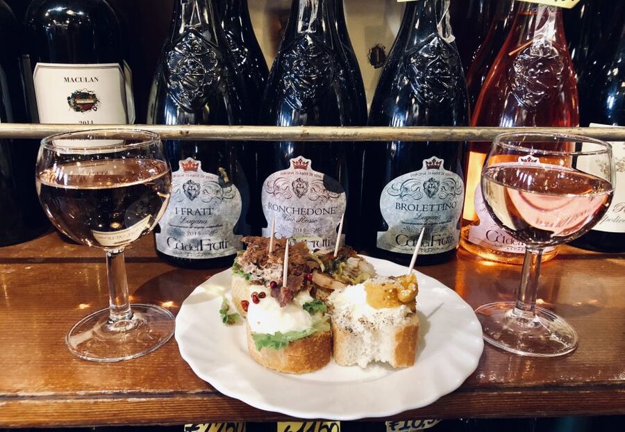 Venice: Venetian Style Carnival Pub Crawl - Who will enjoy this tour most?