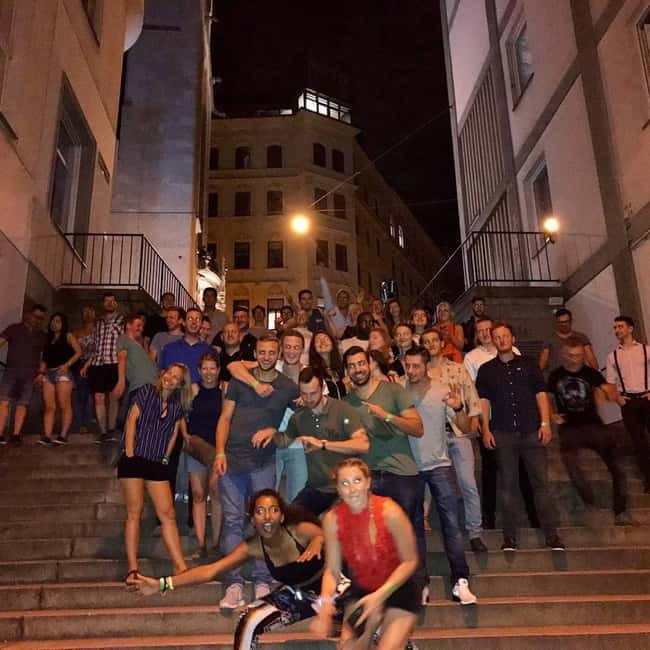 Vienna: Guided Pub Crawl with Club Entry - Kaktus Club brings more music and dancing