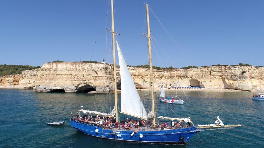 Vilamoura: Algarve Coast 3-Hour Sailing Cruise With Open Bar - Passing Albufeira and the smaller beaches