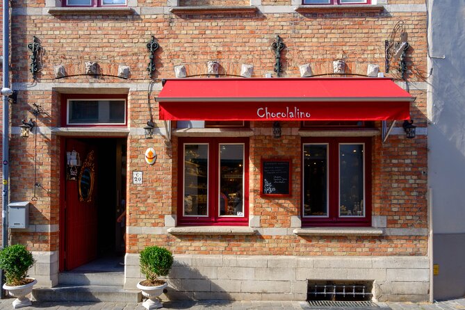 Walking tour of Bruges with boat option and/or beer tasting - Burg Square, the city’s political heart