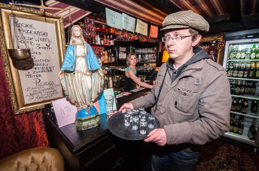 Warsaw: Evening History and Pubs Tour by Retro Minibus - Key points to know before booking