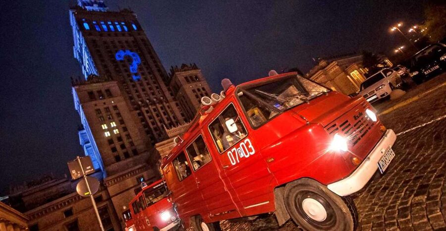 Warsaw: Evening History and Pubs Tour by Retro Minibus - Why this night tour feels different