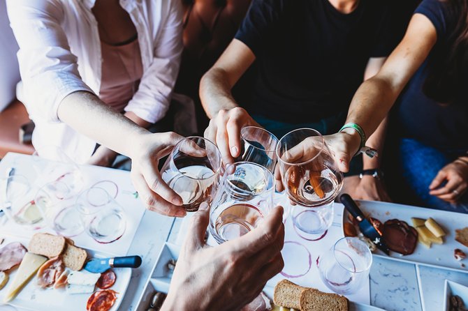 Wine and Cheese Tasting Lunch in Portuguese Wine Bar - Why the regional format works