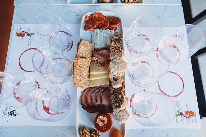 Wine and Cheese Tasting Lunch in Portuguese Wine Bar - Who should book this Lisbon tasting?