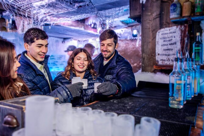 Xtracold Icebar Amsterdam, 3 Drinks Included - Starting in the warm lounge with your first drink